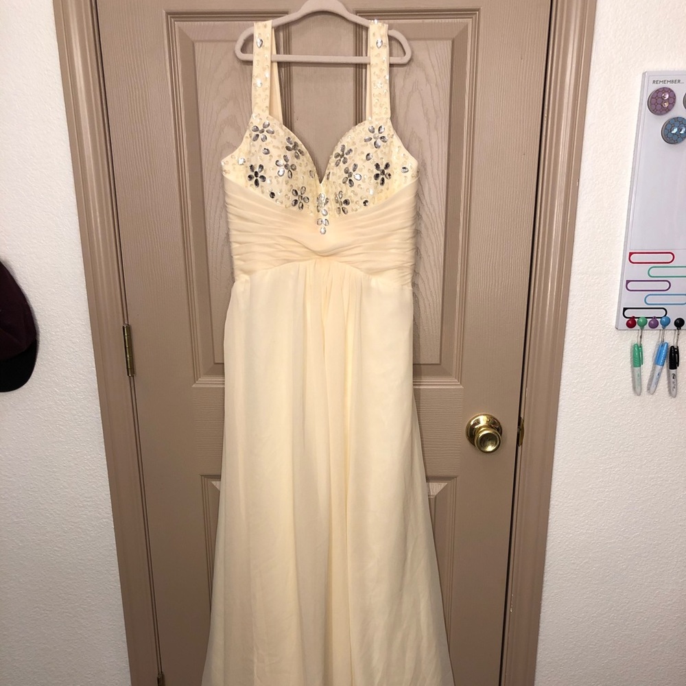 Prom/wedding dress